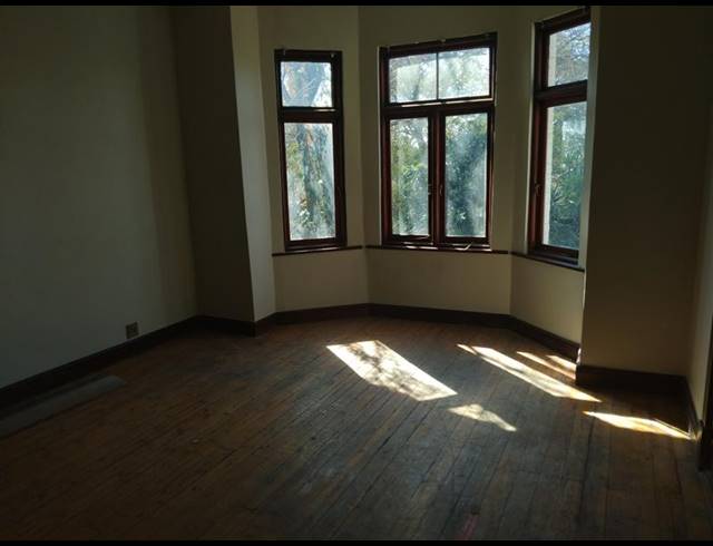 5 BEDROOM HOUSE FOR SALE IN KENSINGTON
